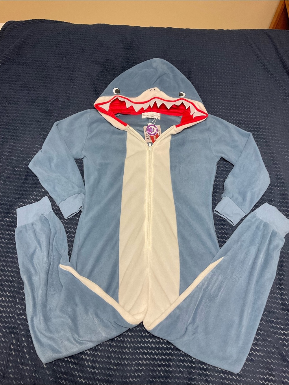 NWT Adult Unisex Blue Shark Onesie / Cosplay Costume Jumpsuit. Size L